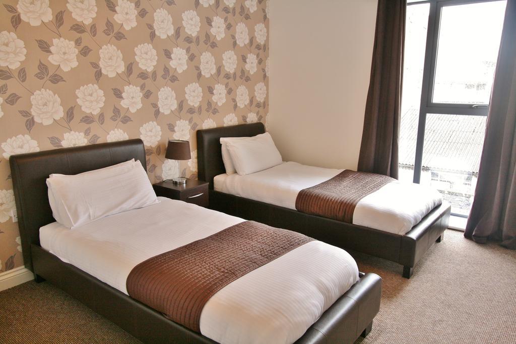 Central Hotel Cheltenham By Roomsbooked Bagian luar foto