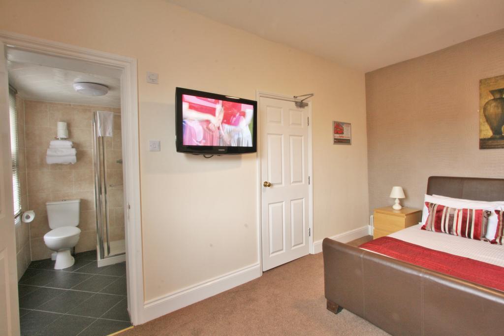Central Hotel Cheltenham By Roomsbooked Bagian luar foto