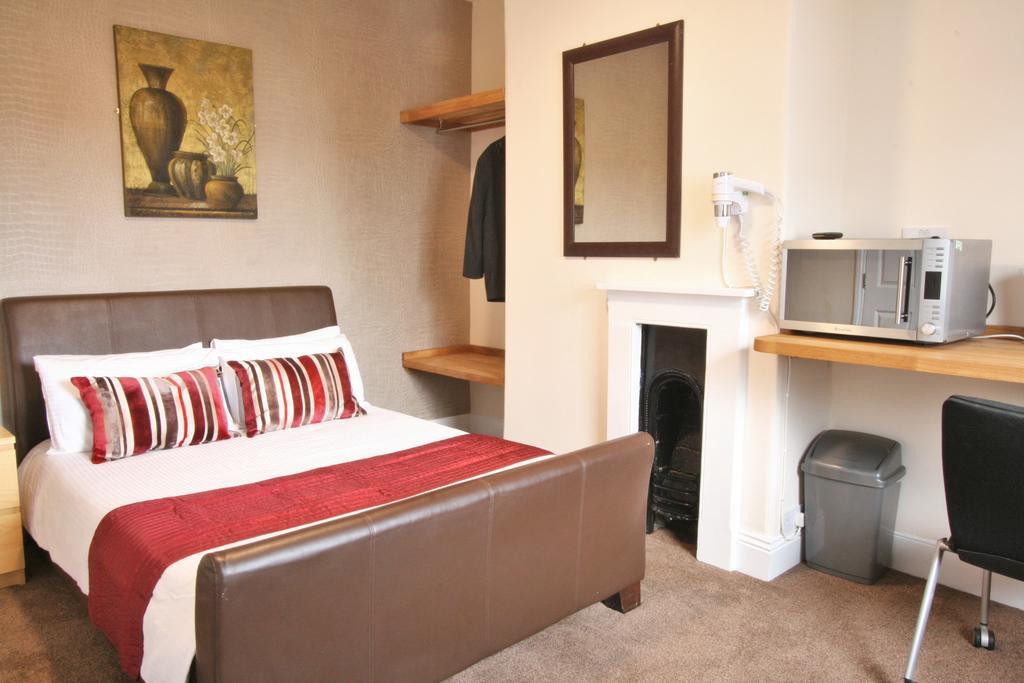Central Hotel Cheltenham By Roomsbooked Bagian luar foto