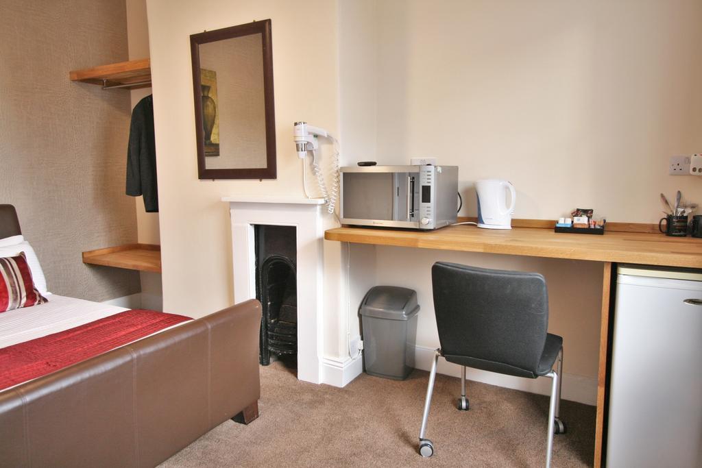 Central Hotel Cheltenham By Roomsbooked Bagian luar foto