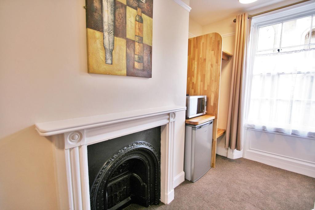 Central Hotel Cheltenham By Roomsbooked Bagian luar foto